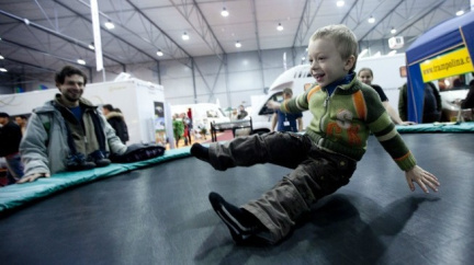 Pozor na trampolíny, dětských úrazů na nich přibývá