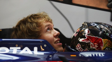 Vettel zajel nejrychlejší čas v úvodním tréninku F1. V Singapuru mu stačil jen Hamilton