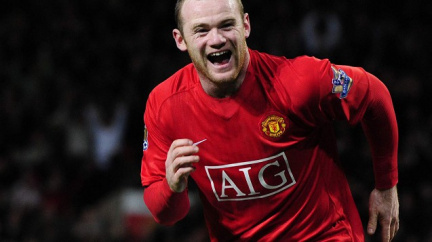 Rooney se měsíc po roztržení stehna chystá na trávník