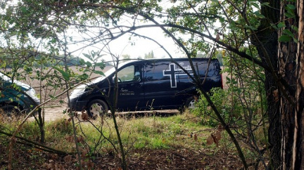 Vandal na Šumpersku vysypal lidské ostatky na zem
