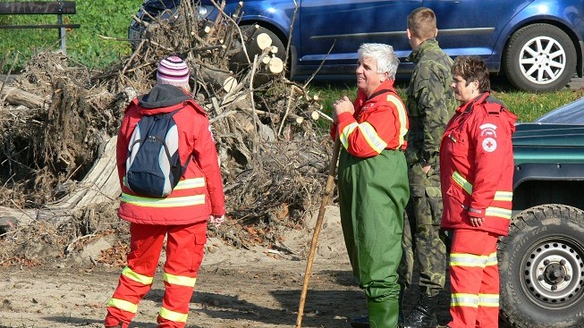 Záchranáři pátrali celou noc po ztracené ženě. Nakonec přišla sama