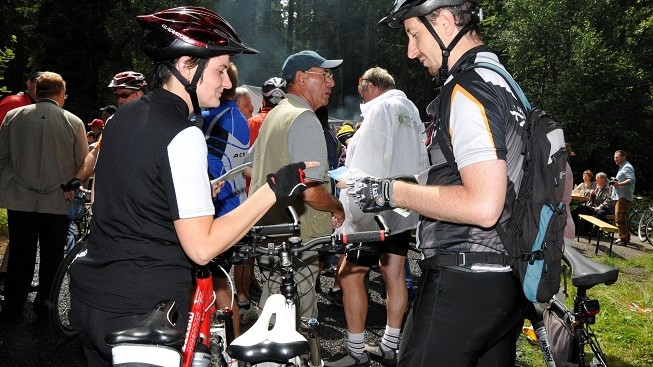 Na šest stovek cyklistů vyjelo na svou letos poslední jízdu mezi vinohrady
