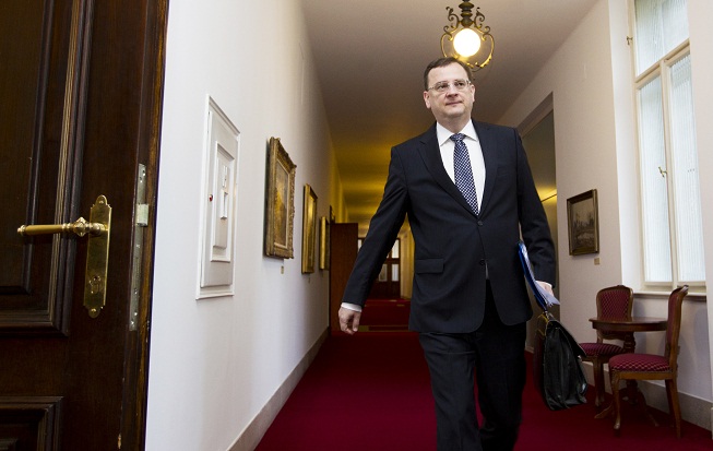 Zprávy z kuloáru: Nečas rebely nepřesvědčil, vláda pravděpodobně padne