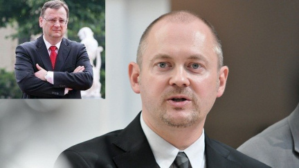 Hašek: Výsledek voleb je pro vládu politickým Waterloo. Nečas by měl odstoupit