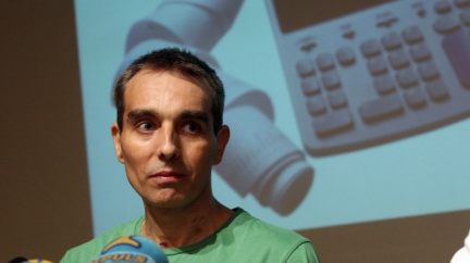 Muž s čerpadly místo srdce zemřel po selhání jater