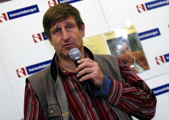Herci Vydra a Novotný: Češi, kteří nevolí, trpí asi Alzheimerem. Líný národ