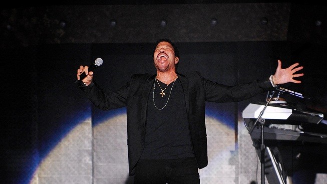 Lionel Richie zvedl svými hity ze sedadel O2 arenu