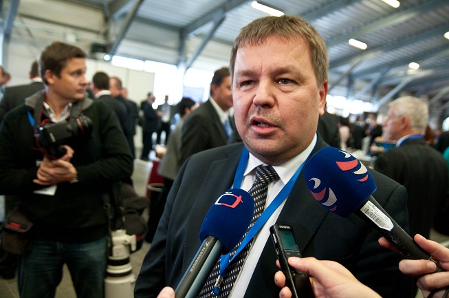 Tři rebelové ODS: Fuksa, Šnajdr a Tluchoř složilii poslanecký mandát
