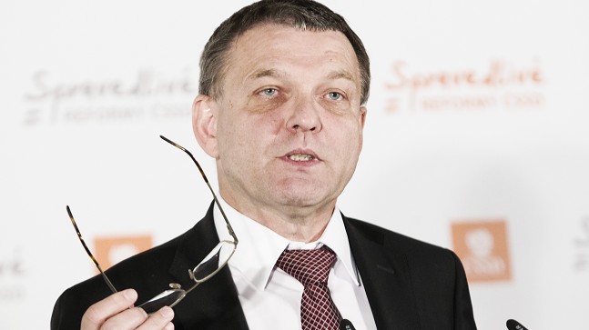 ČSSD: Nečas svými přesuny ve vládě jen splácí dluhy