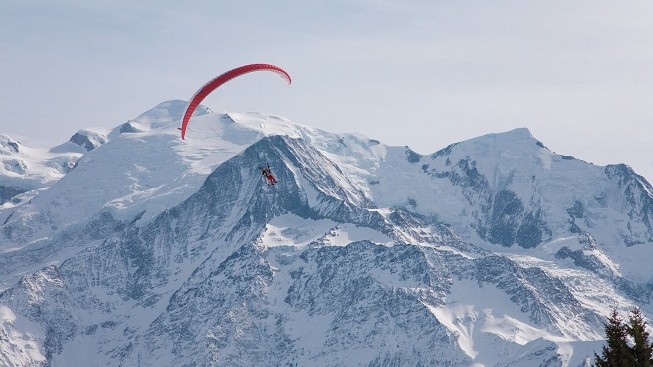 První Čech se chystá k seskoku nad Mount Everestem