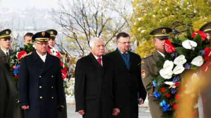 Prezident Klaus zahájil oslavy státního svátku na Vítkově