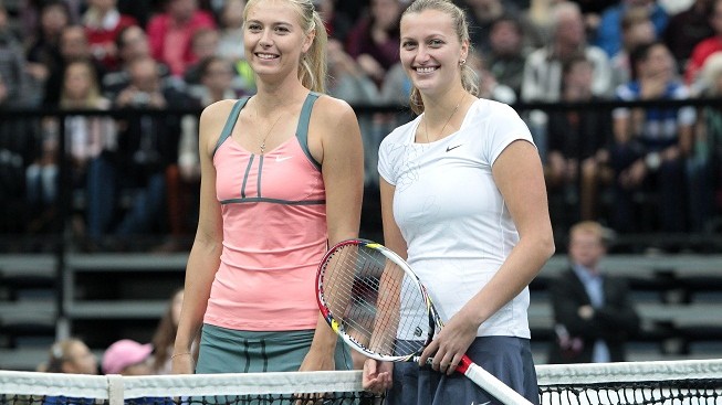 Šarapovová ovádla pražskou exhibici. Půvabná Ruska pobavila i humorem