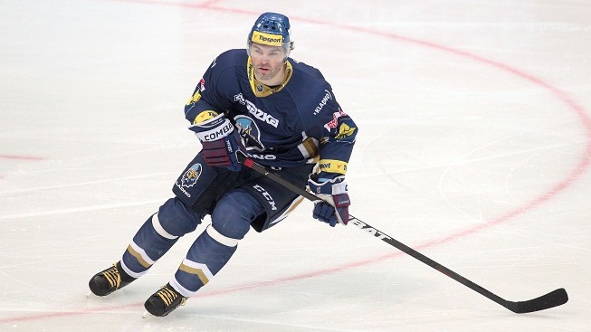 Hokejový fenomén Jágr vyprodal další halu. Show přenechal Plekancovi