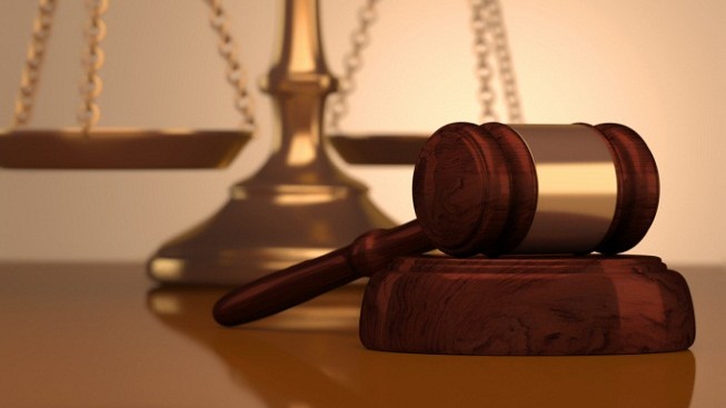 Platy by měly vzrůst soudcům a státním zástupcům