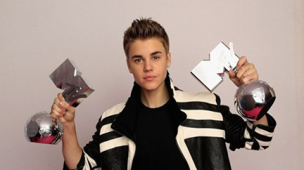 Bieber nejlepším zpěvákem na evropských cenách MTV. Potřetí!