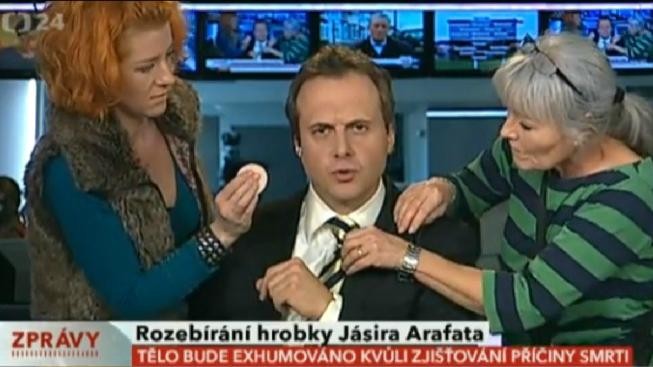 Kiks v ČT24: Maskérky vrhly do studia v přímém přenosu