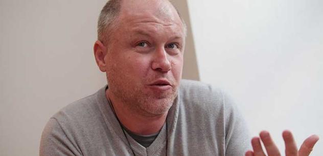 Poznal Rockefellera, chce systém fungování bez peněz. Blíží se prý doba zlomu, říká
