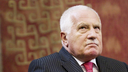 Klaus podepsal možnost využít 2,6 mld Kč z Pozemkového fondu