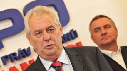 Noviny vytáhly nařčení o falešných sponzorech. Zemanův tým to čekal