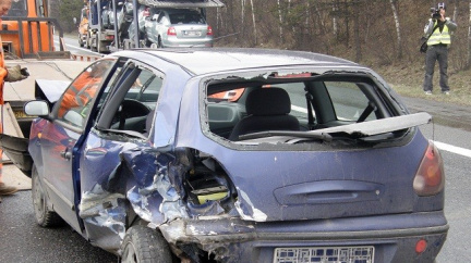 Při nehodě na D2 u Brna zemřel spolujezdec z osobního vozu