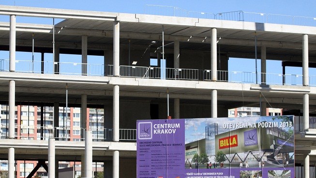 Stavbaři se stále dohadují o růstu minimálních mzdových tarifů