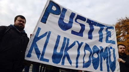 Aktualizováno: Češi neprávem zadržovaní Řeckem už zaplatili kauci a jedou domů