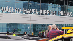 Na pražském letišti odhalí gobelín na Havlovu počest. Přispěl na něj i Sting