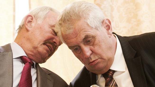 Opilec Zeman se mění, Sobotka z ODS má průšvih. A další překvapení