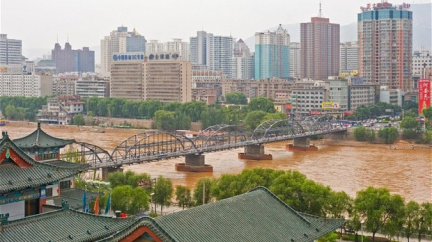 Čína srovná se zemí 700 hor. Potřebuje místo na nové superměsto