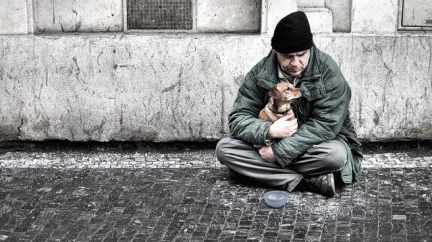 Investujeme stovky milionů do bezdomovců, slibuje ČSSD