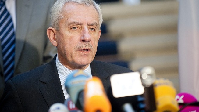 Heger chce šest miliard na pojištění. Kalousek mu je dát odmítá