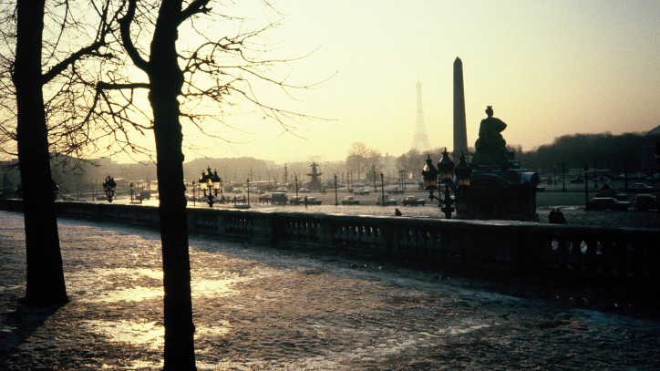 Chystáte se do Paříže? Vezměte si brusle, v centru je obří kluziště
