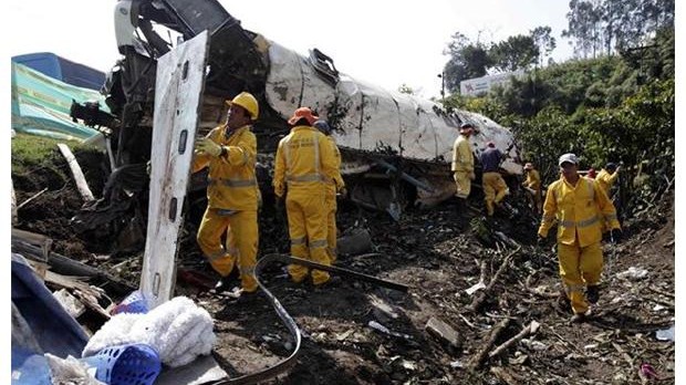 Autobusu selhaly brzdy. O život přišlo 26 lidí