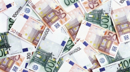 ČR nesplnila dvě ze čtyř podmínek pro přijetí eura