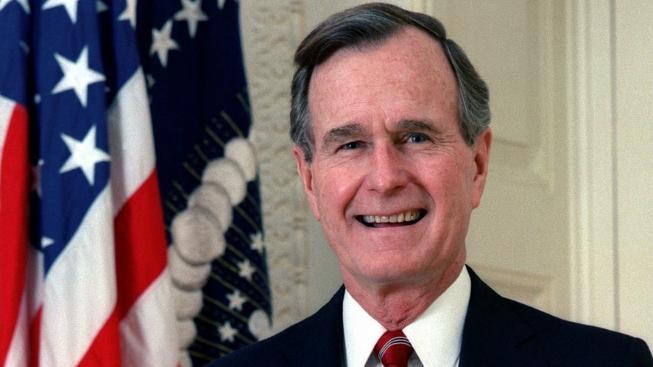 Hacker ukradl emaily George Bushe staršího