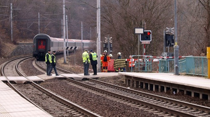 Vlak srazil na koridoru na Zlínsku muže, zemřel na místě