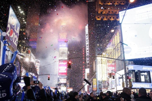 Milion lidí! Newyorský Times Square vítal rok 2013