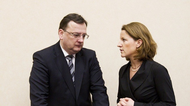 Peake požaduje po vládě diskuzi o amnestii