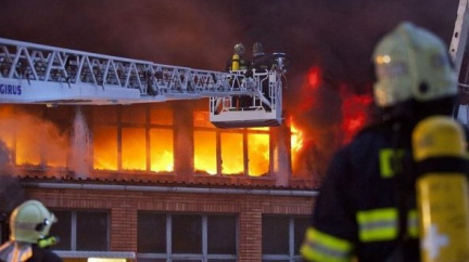 Aktualizováno: Požár ve zlínském Svitu je pod kontrolou. Škody jsou obrovské