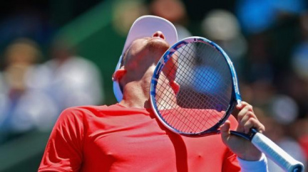 Berdych hledá formu. Na exhibici prohrál s Hewittem