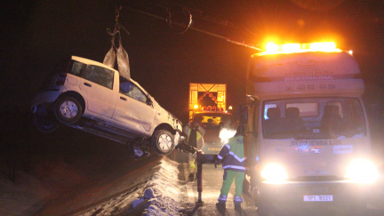 Hromadná nehoda blokuje dálnici D8, pro zraněné musel vrtulník