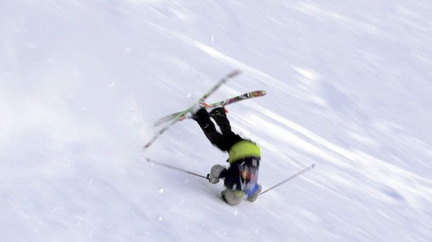 Horor na svahu! Mladý lyžař (9) přišel při závodech o nohu