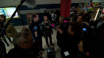 Aktualizováno: Po čtyřech měsících zpátky doma! Zadržovaní vývojáři přiletěli z Řecka