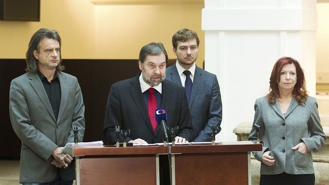 Stížnost Věcí veřejných na církevní restituce soud smetl ze stolu