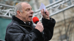 Pro odboráře je Schwarzenberg nepřijatelný. Volte Zemana, radí