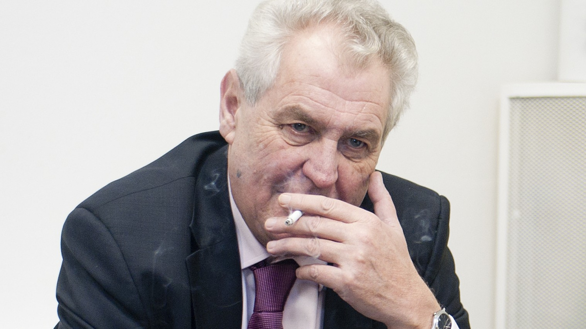 Zeman otočil: Klaus podle něj jedna při amnestii protiústavně