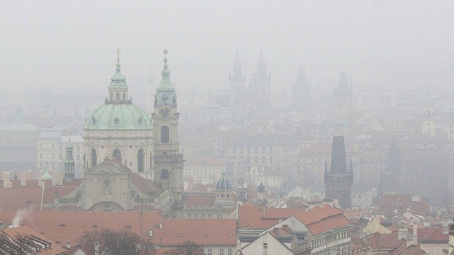 Praha již překročila roční limit na znečištění ovzduší, lidé jsou bezmocní