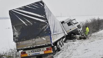 Silnice k hraničnímu přechodu Harrachov je pro kamiony uzavřená