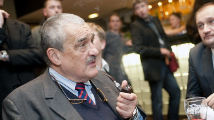 Schwarzenberg nepovažuje žalobu na prezidenta za rozumný krok