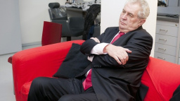 Zeman je proti církvím, smlouvy by se neměly uzavírat, říká